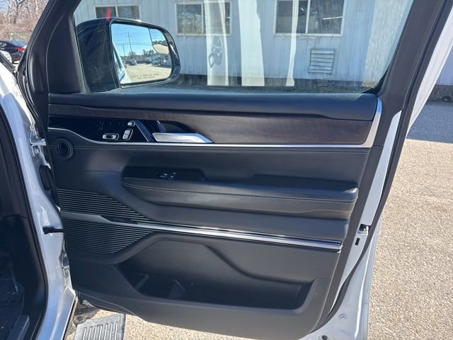 Used 2023 Jeep Grand Wagoneer L Series II image 13
