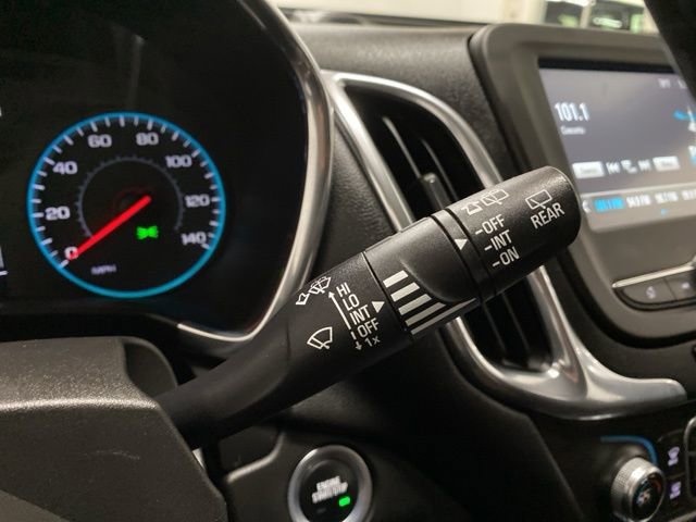 Used 2018 Chevrolet Equinox LT image 38