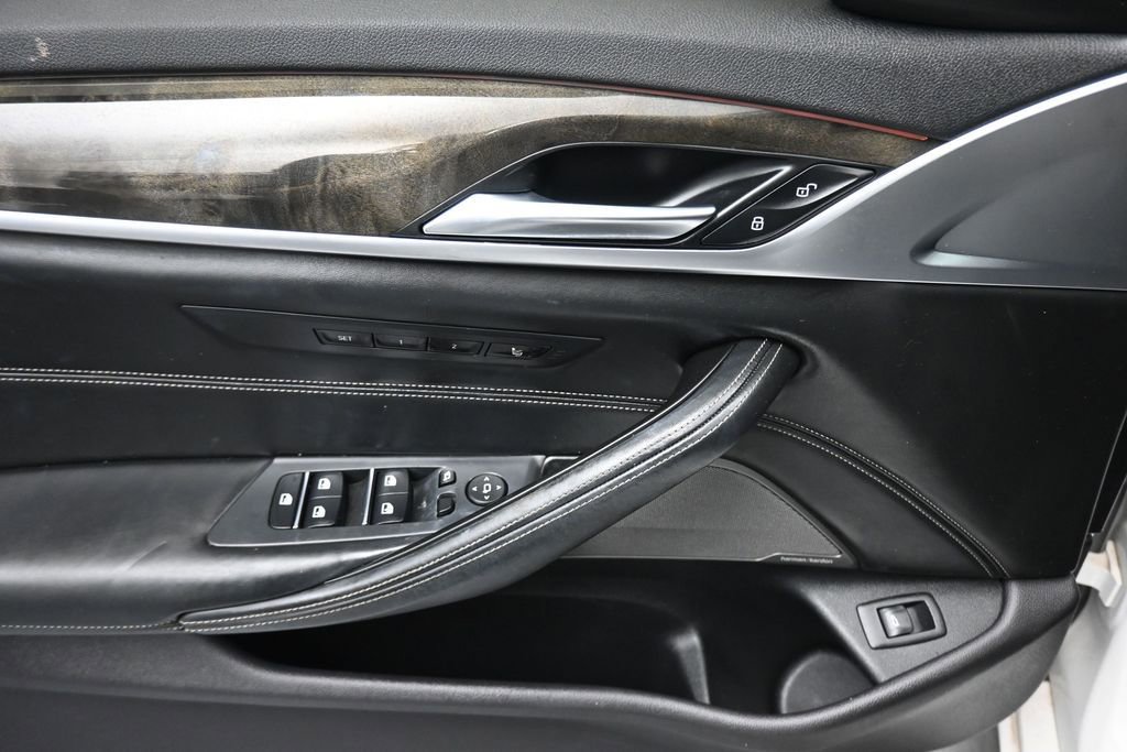 Used 2018 BMW 540i xDrive AWD/4WD image 10
