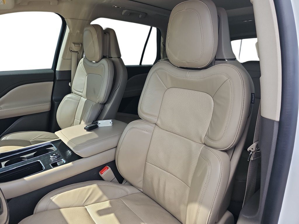Used 2022 Lincoln Aviator Reserve w/ Equipment Group 201A AWD/4WD image 15