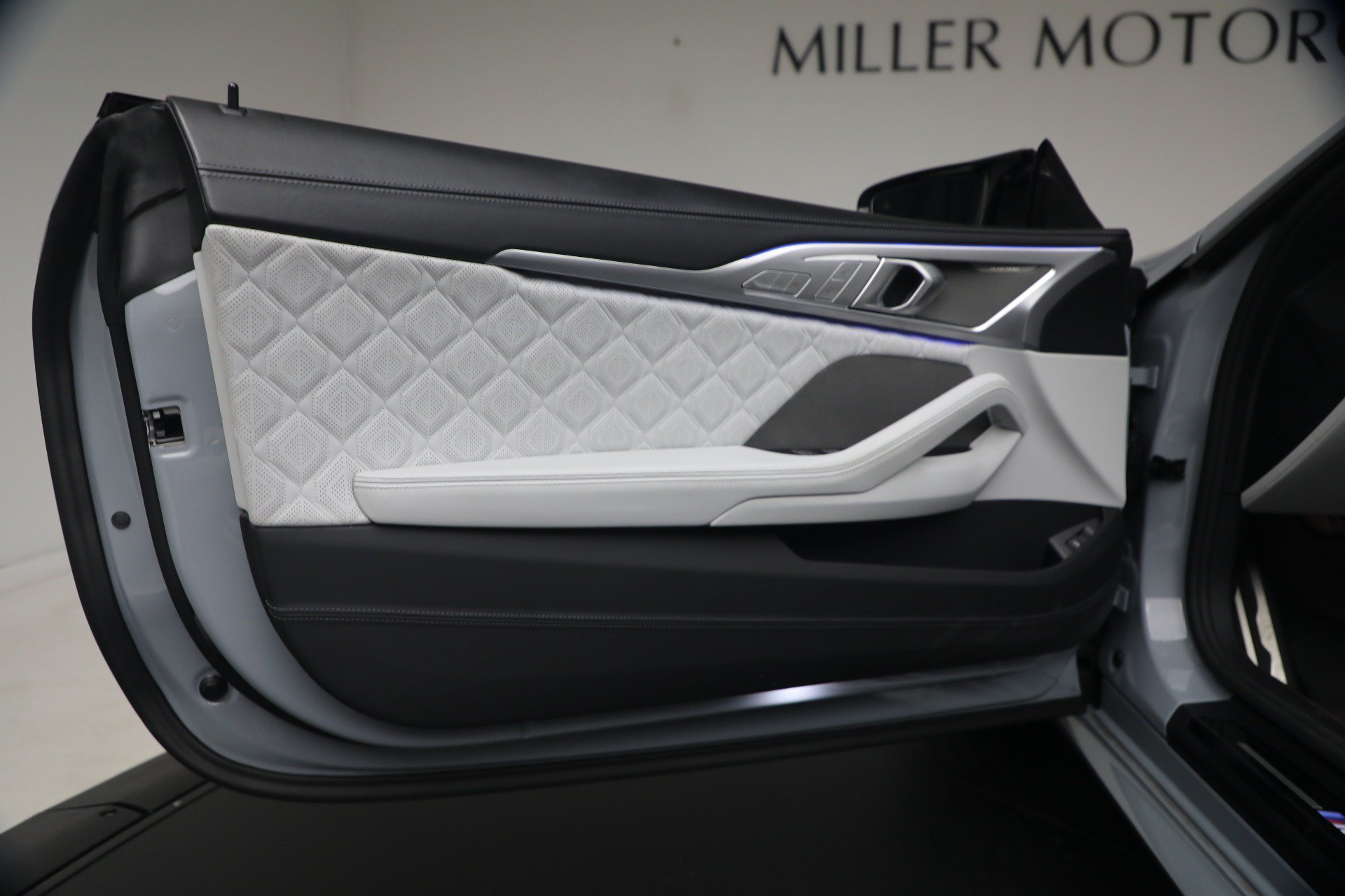 Used 2023 BMW M8 Competition w/ M Carbon Exterior Package AWD/4WD image 30