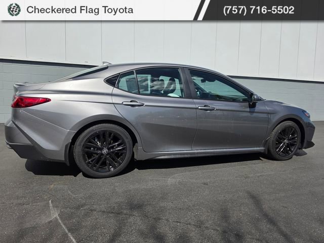 Used 2025 Toyota Camry SE w/ Convenience Package image 13