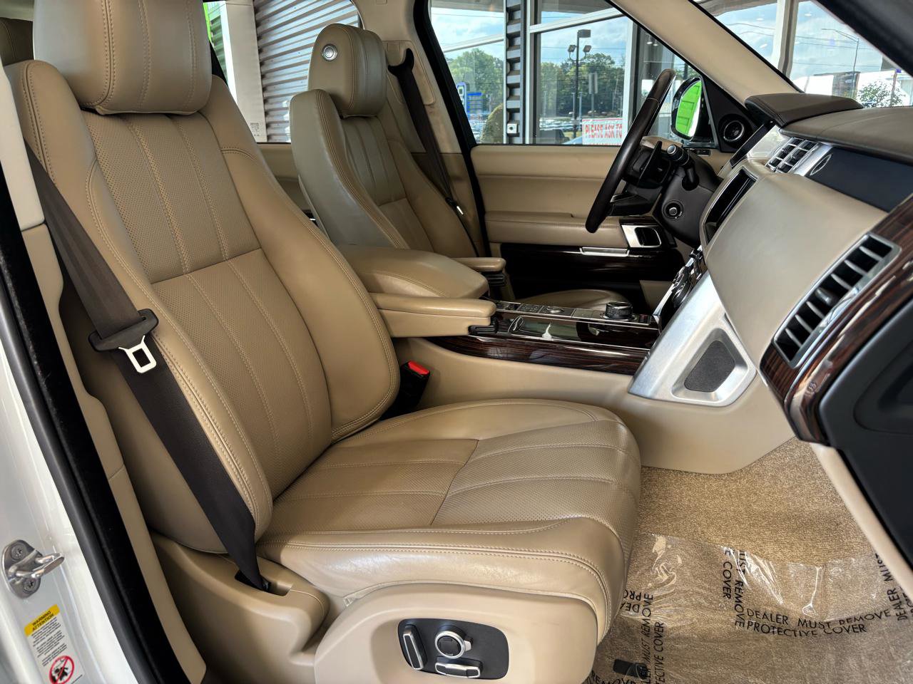 Used 2017 Land Rover Range Rover HSE image 30