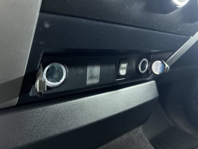 Used 2017 Toyota Tundra SR5 AWD/4WD image 32