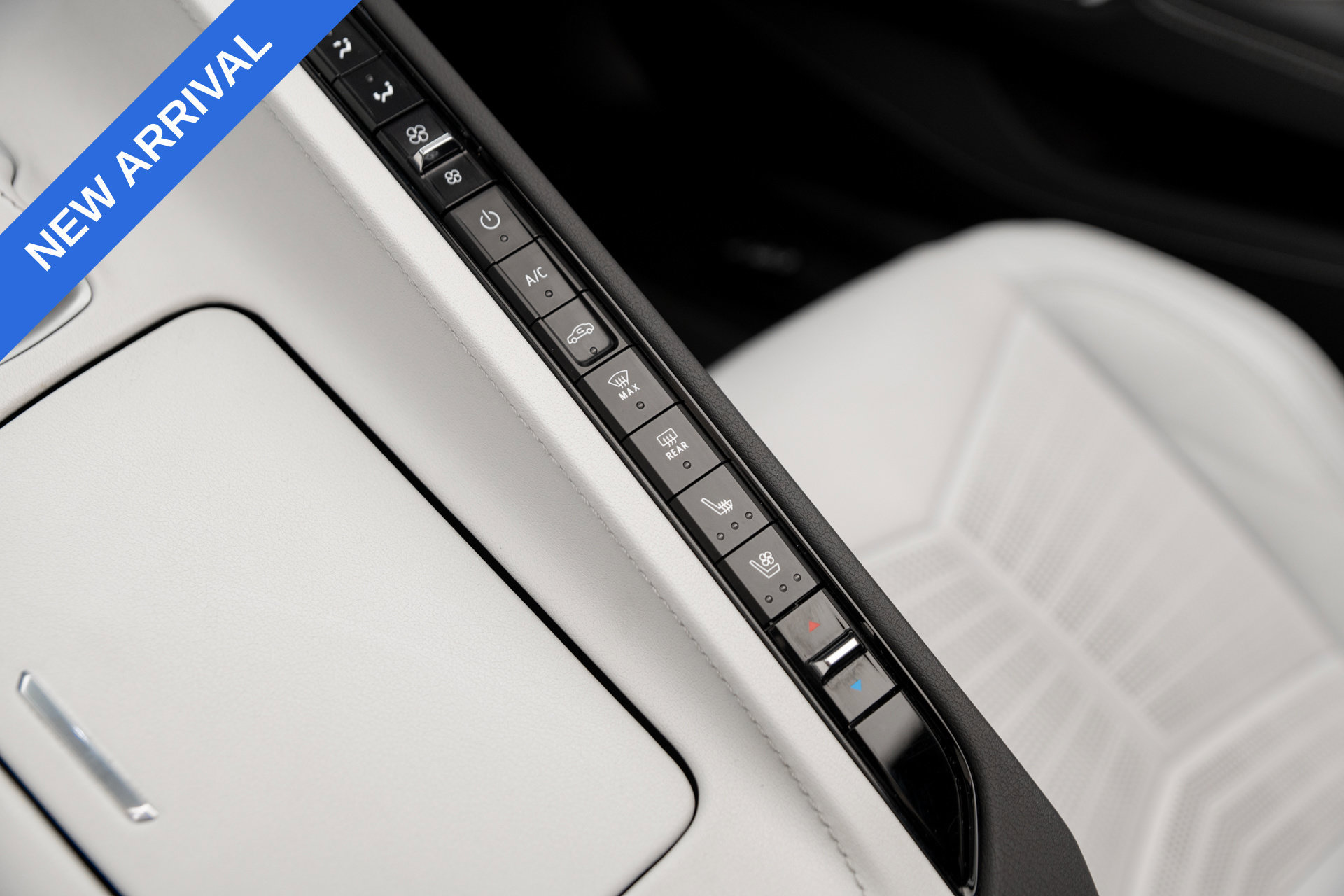 Used 2020 Chevrolet Corvette Stingray Preferred Cpe w/ 2LT Preferred Equipment Group RWD image 23