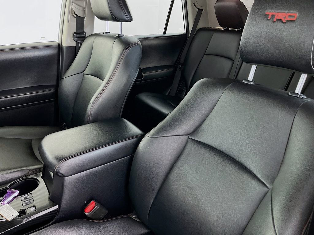 Used 2020 Toyota 4Runner TRD Off-Road Premium AWD/4WD image 28