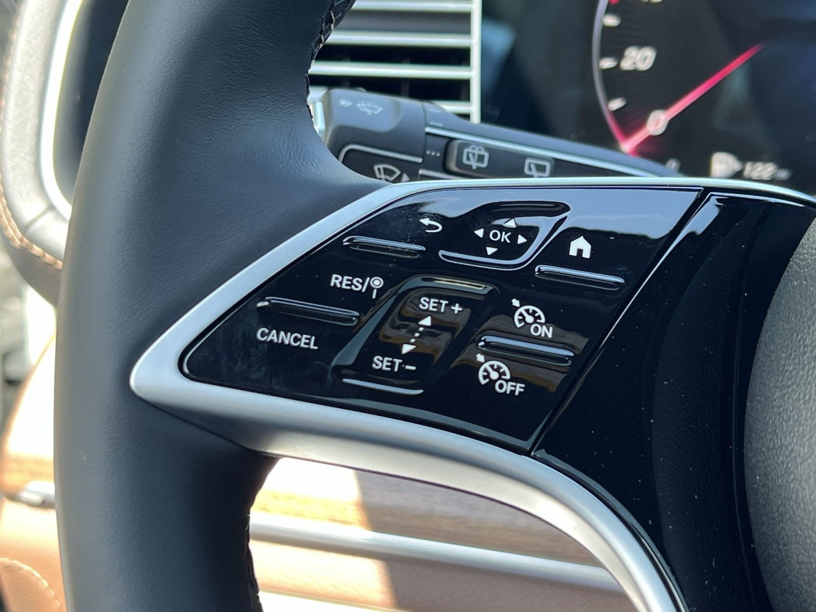 New 2026 Mercedes-Benz GLE 580 4MATIC image 37