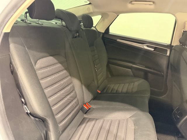Used 2019 Ford Fusion SE FWD image 34