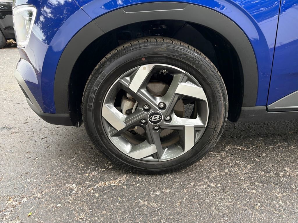 Used 2025 Hyundai Venue Limited FWD image 30