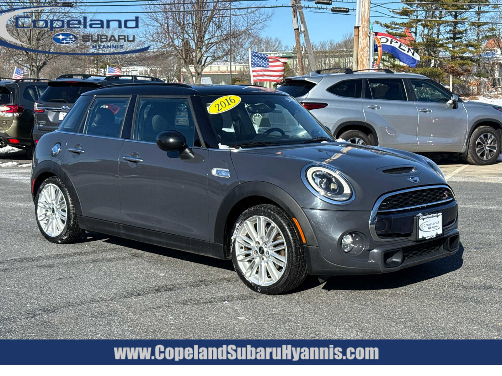 Used 2016 MINI Cooper S image 1