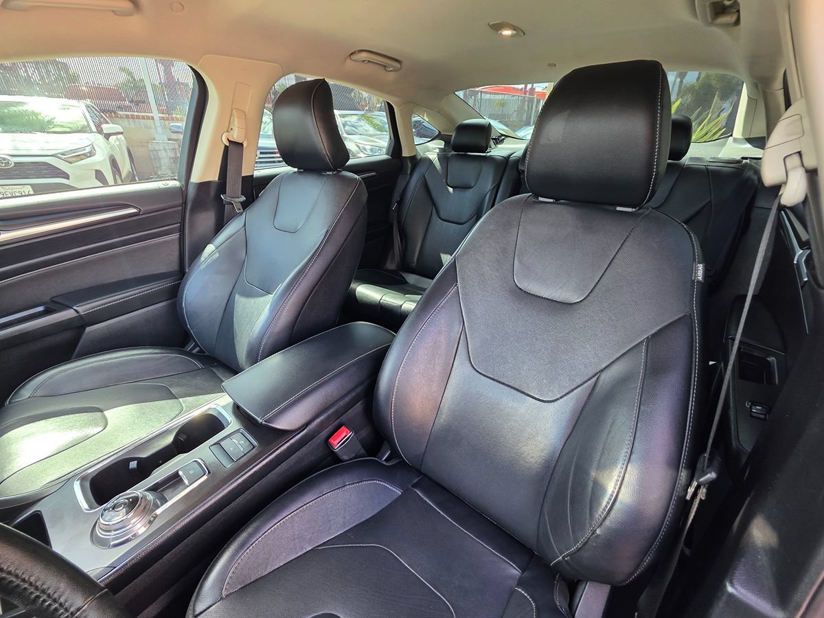 Used 2017 Ford Fusion Energi Titanium FWD image 21