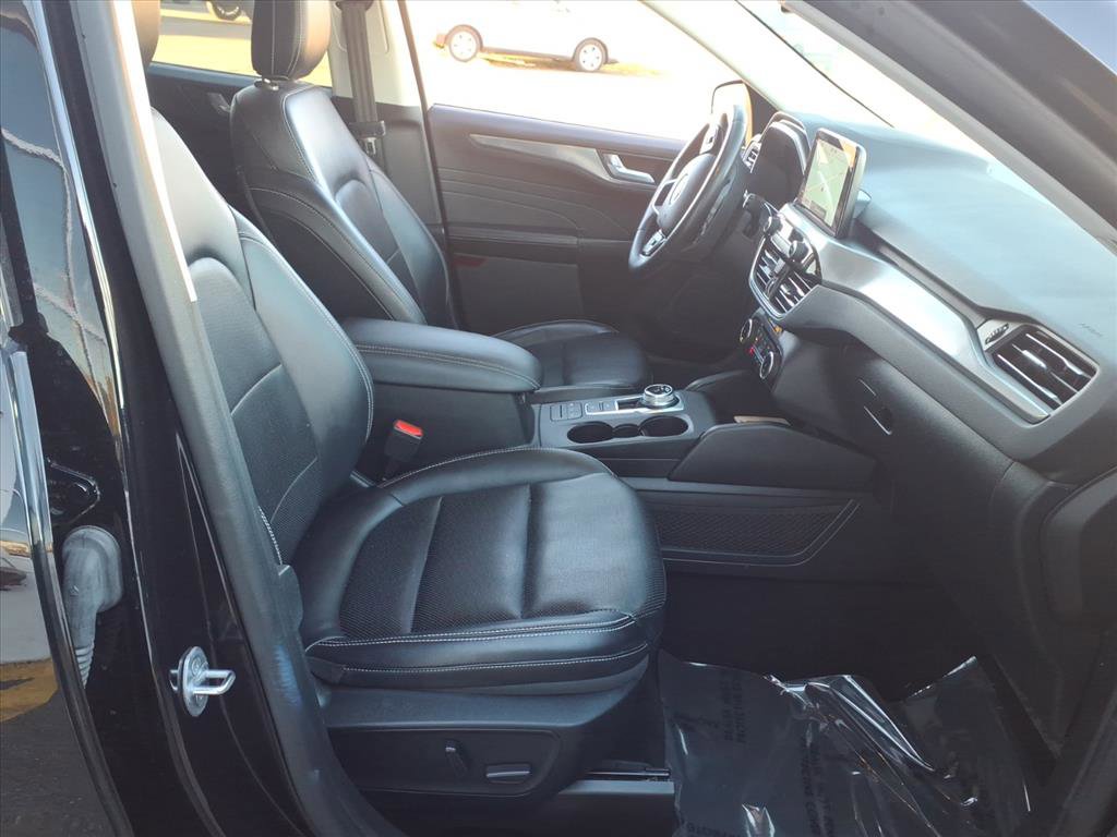 Used 2022 Ford Escape Titanium image 25