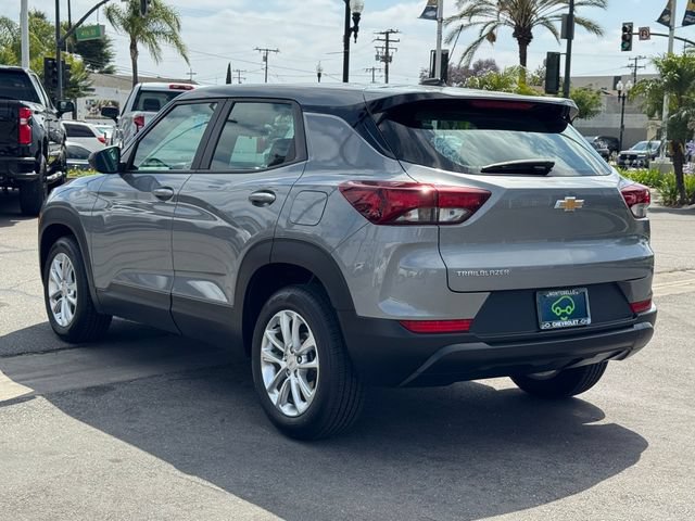 Certified 2025 Chevrolet TrailBlazer LS FWD image 2