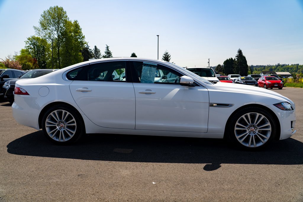 Used 2018 Jaguar XF Prestige image 8