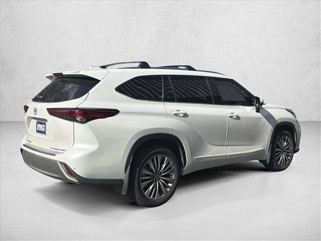 Used 2022 Toyota Highlander Platinum AWD/4WD image 5