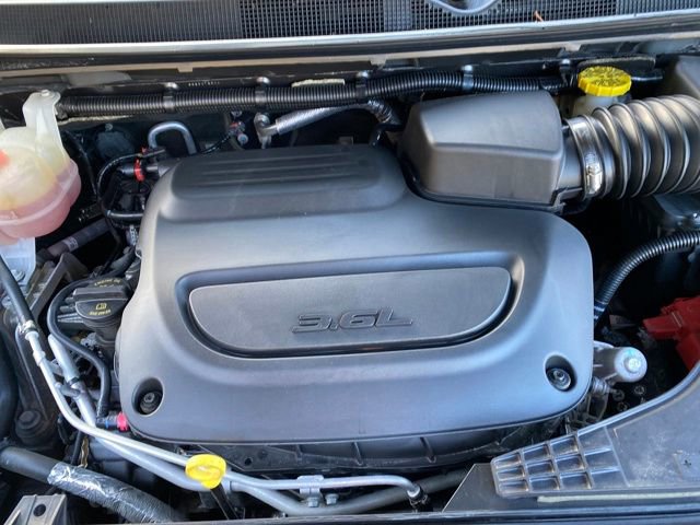 Used 2022 Chrysler Pacifica Touring-L image 28