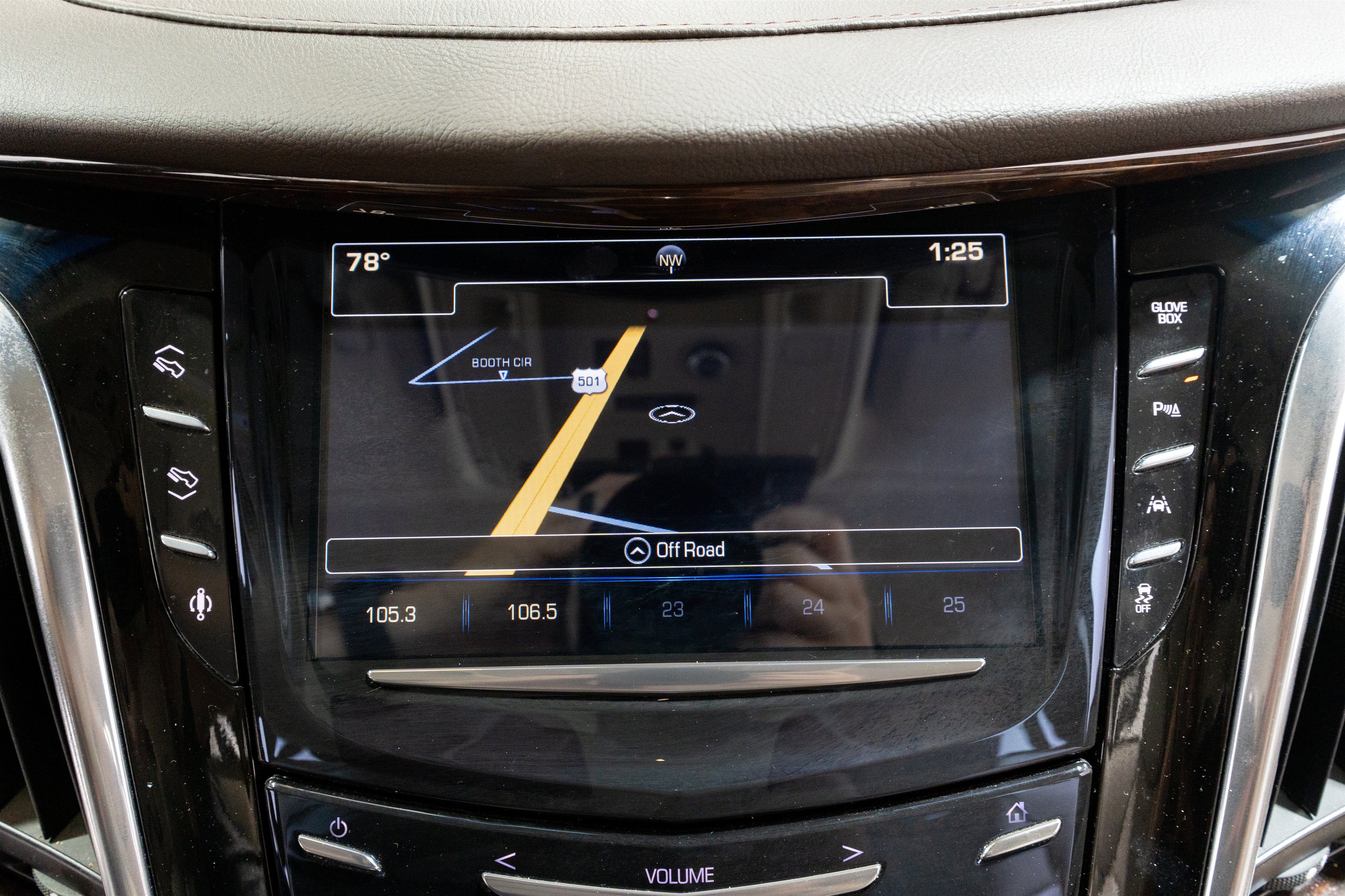 Used 2016 Cadillac Escalade Luxury RWD image 17