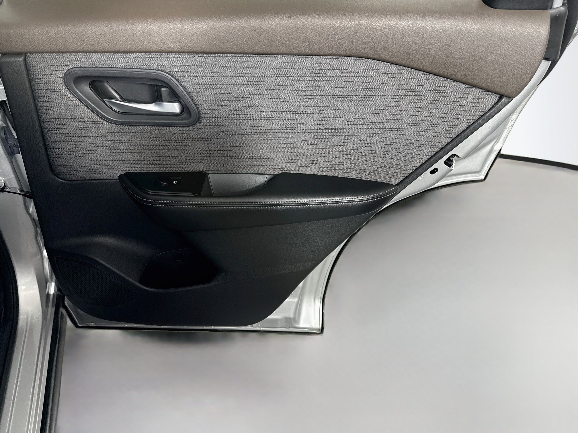 Used 2022 Nissan Rogue SV FWD image 28