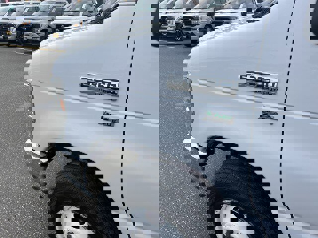 Used 2015 Ford E-350 and Econoline 350 Super Duty image 10