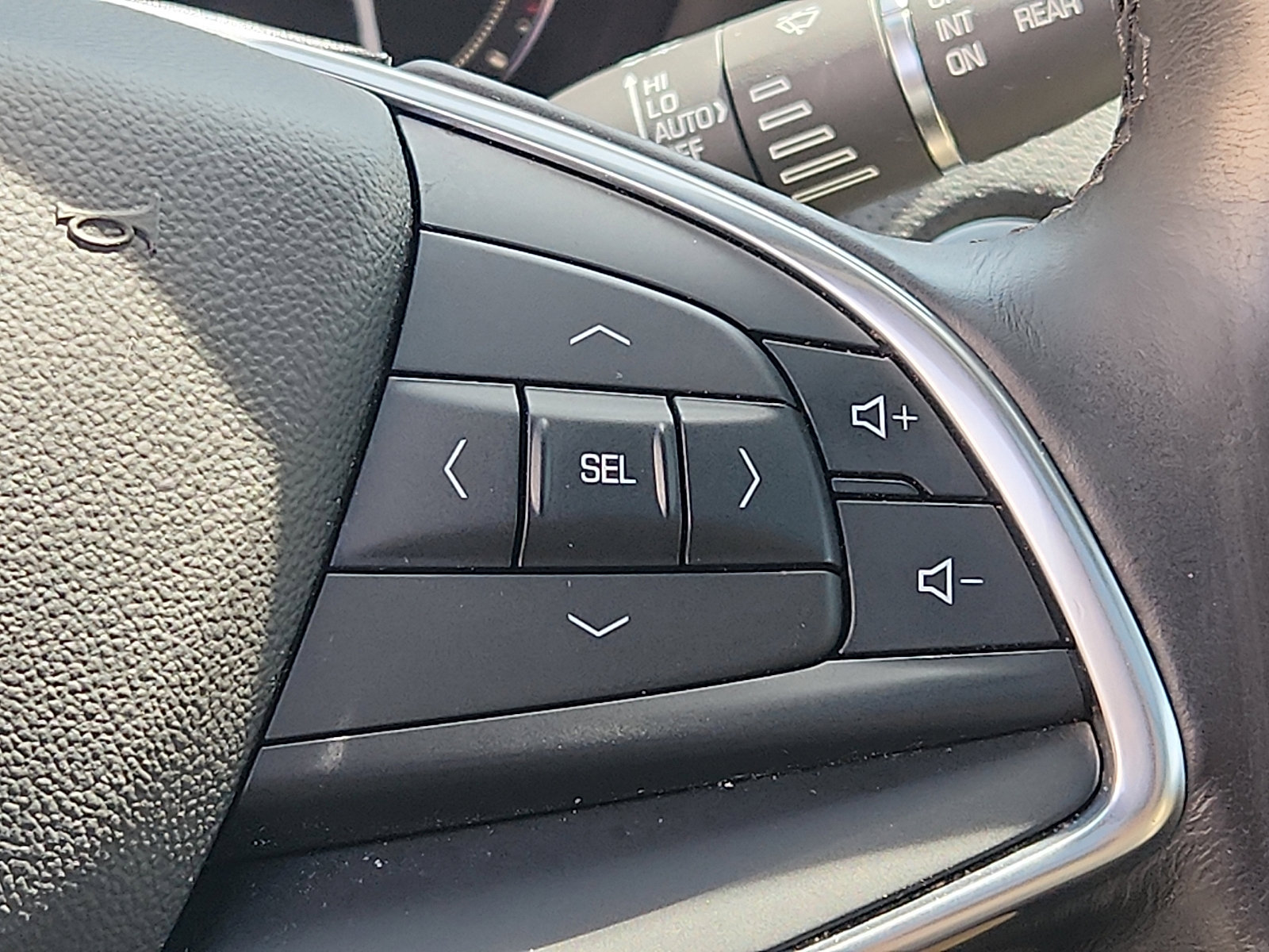 Used 2018 Cadillac XT5 Luxury w/ Driver Awareness Package AWD/4WD image 22