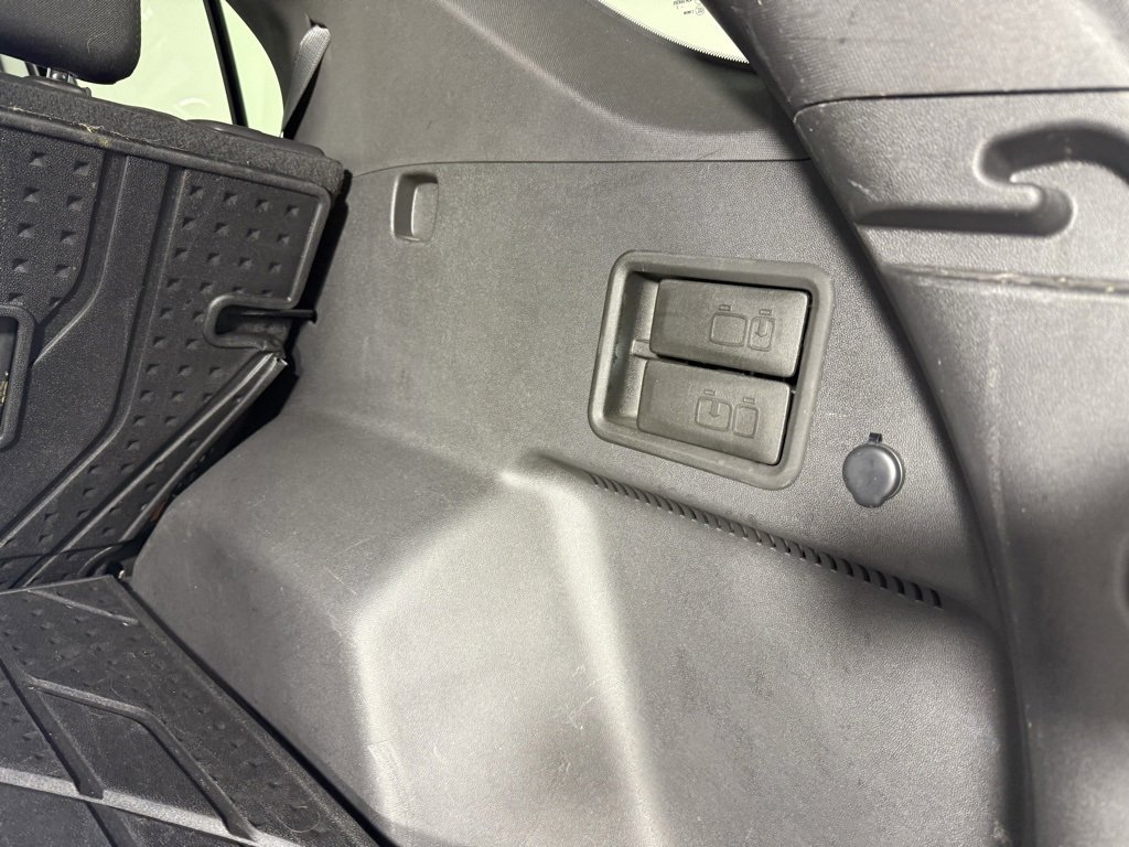 Used 2024 Chevrolet Equinox LT w/ LPO, Floor Liner Package image 16