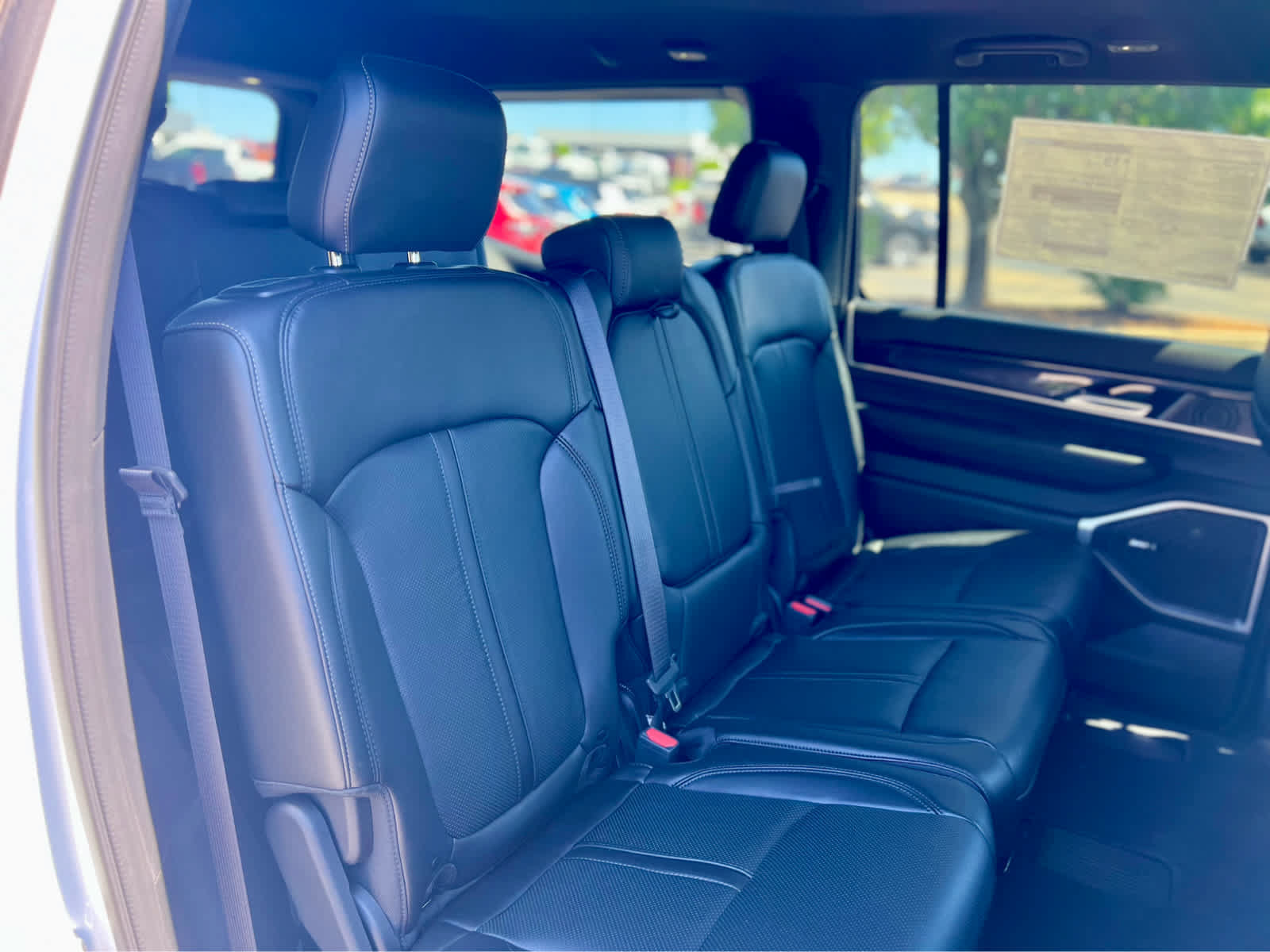 Used 2024 Jeep Wagoneer 4WD image 34