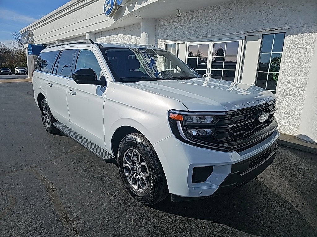 Used 2025 Ford Expedition Max Active image 2