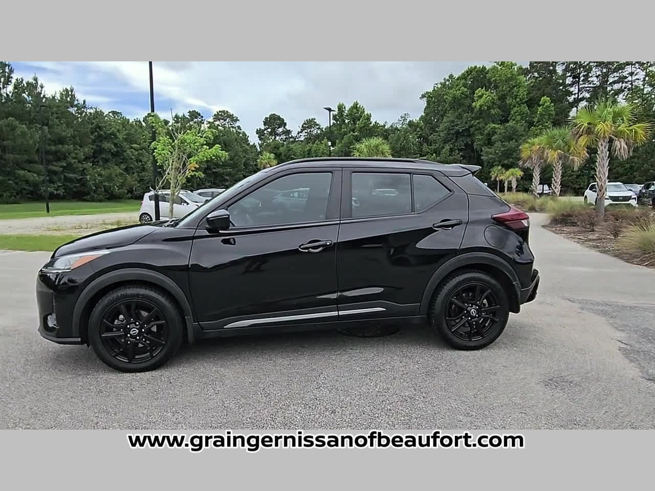 Used 2023 Nissan Kicks SR FWD image 24