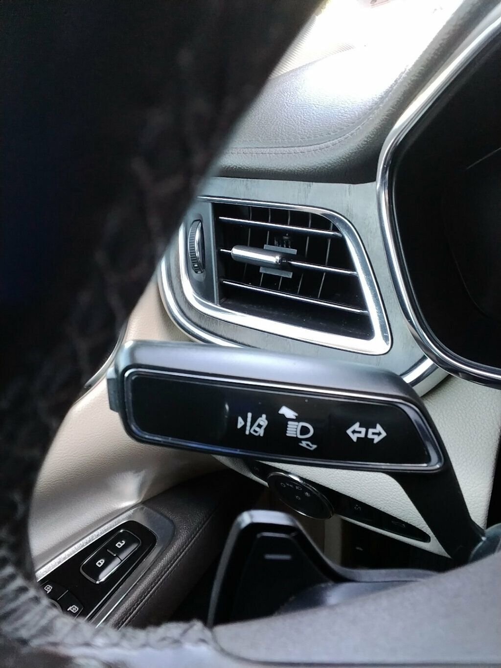 Used 2017 Lincoln Continental Reserve w/ Technology Package image 27