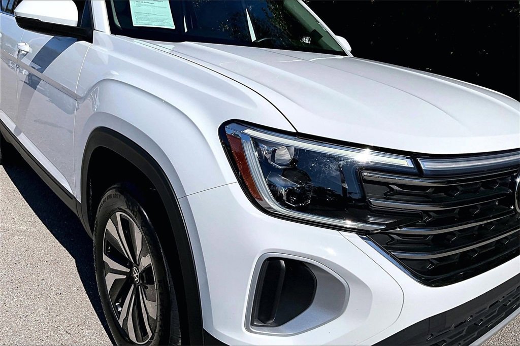 Certified 2024 Volkswagen Atlas SE image 12
