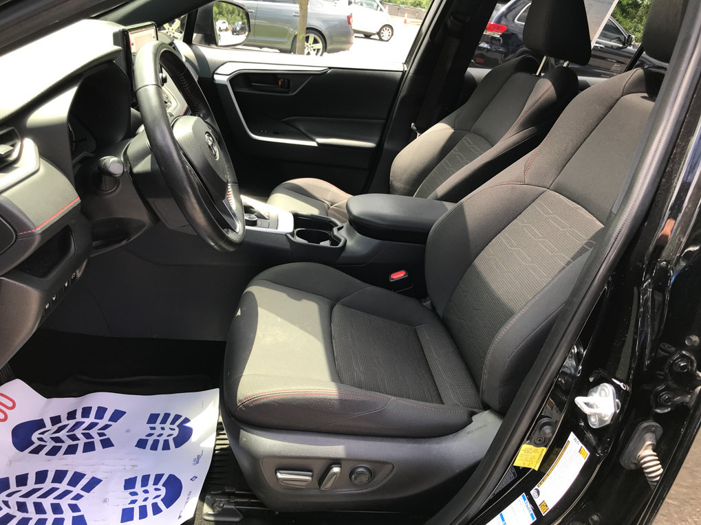 Used 2021 Toyota RAV4 SE w/ Weather & Moonroof Package AWD/4WD image 27