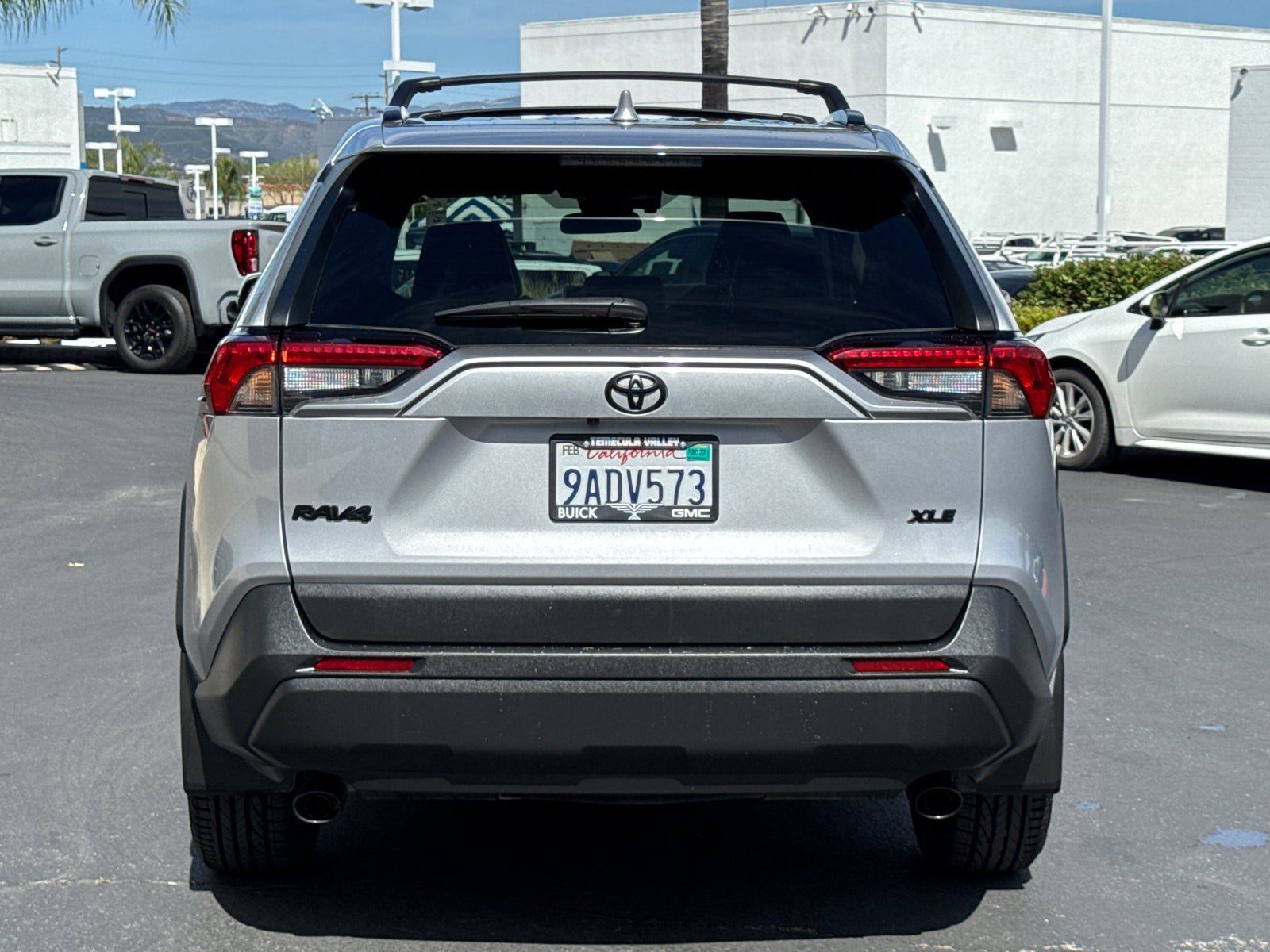 Used 2022 Toyota RAV4 XLE Premium FWD image 13