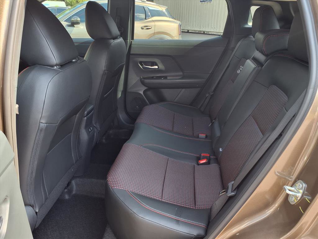 New 2026 Nissan Kicks SR FWD image 12