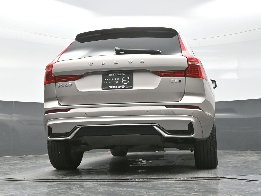 Used 2025 Volvo XC60 B5 Plus image 23