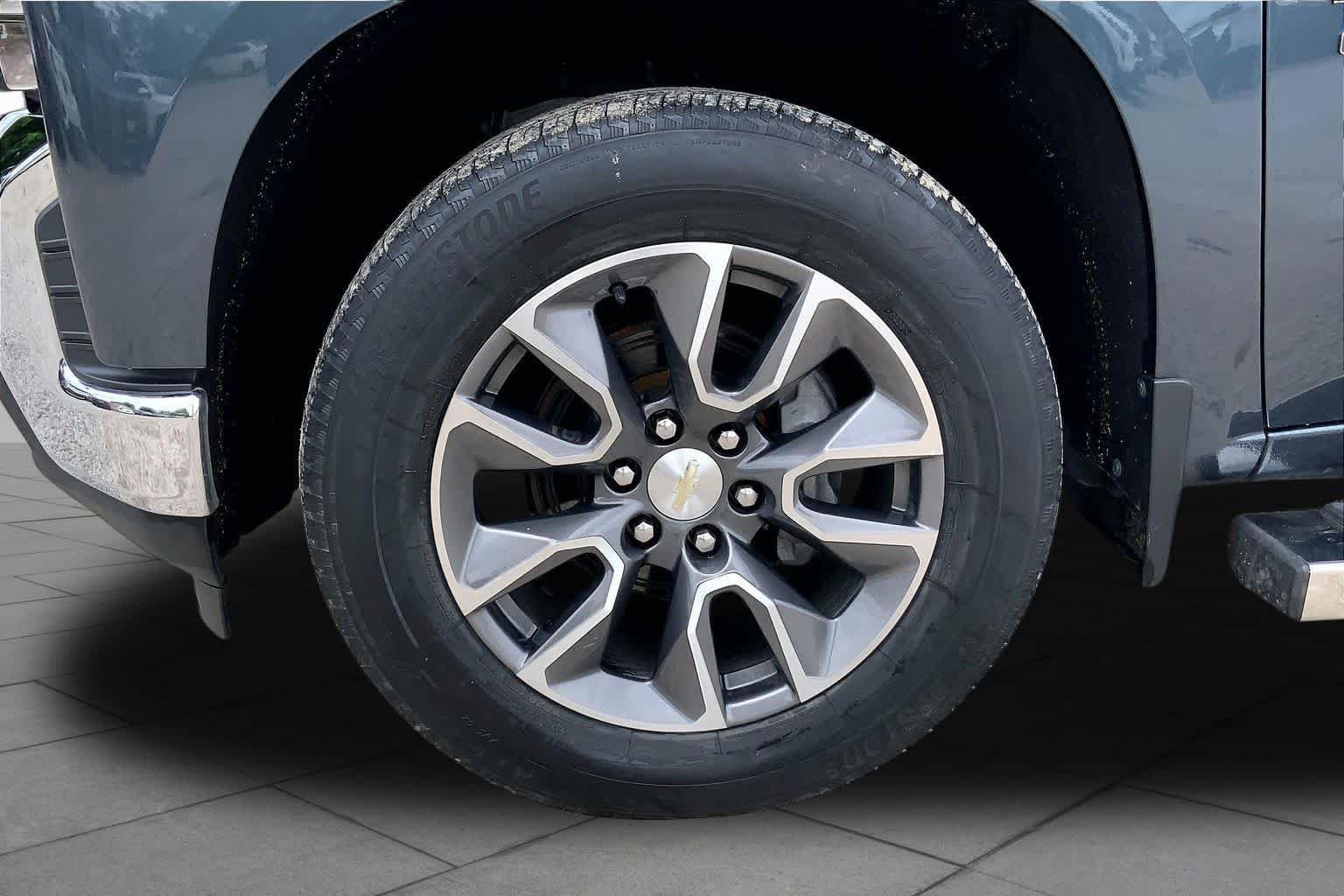 Used 2020 Chevrolet Silverado 1500 LT w/ Texas Edition RWD image 11