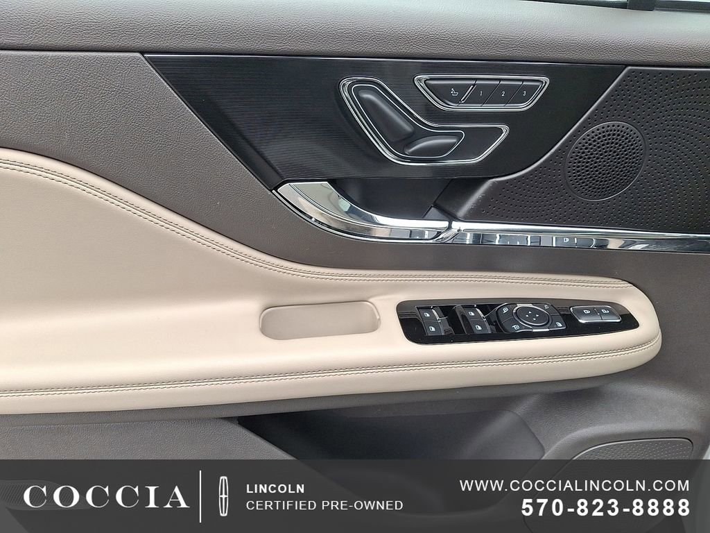 Certified 2023 Lincoln Corsair AWD image 12