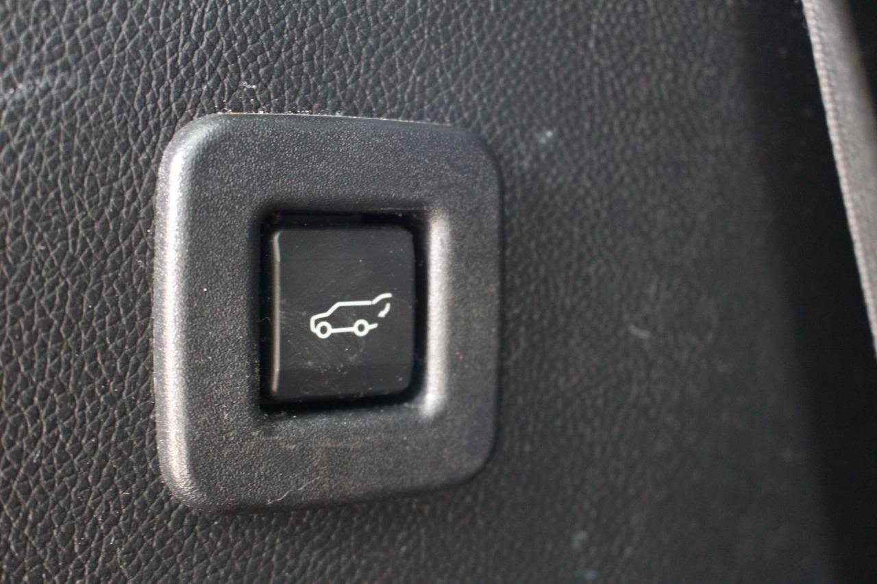 Used 2016 Ford Expedition XLT w/ Equipment Group 202A AWD/4WD image 43