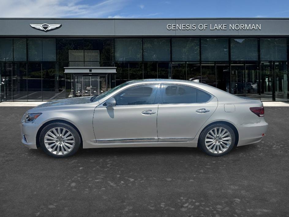 Used 2014 Lexus LS 460 w/ Comfort Package image 7