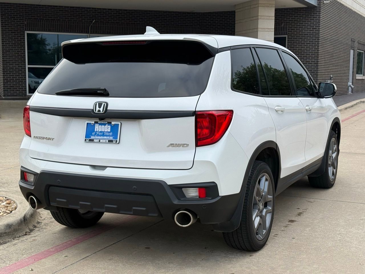 Used 2023 Honda Passport EX-L image 6