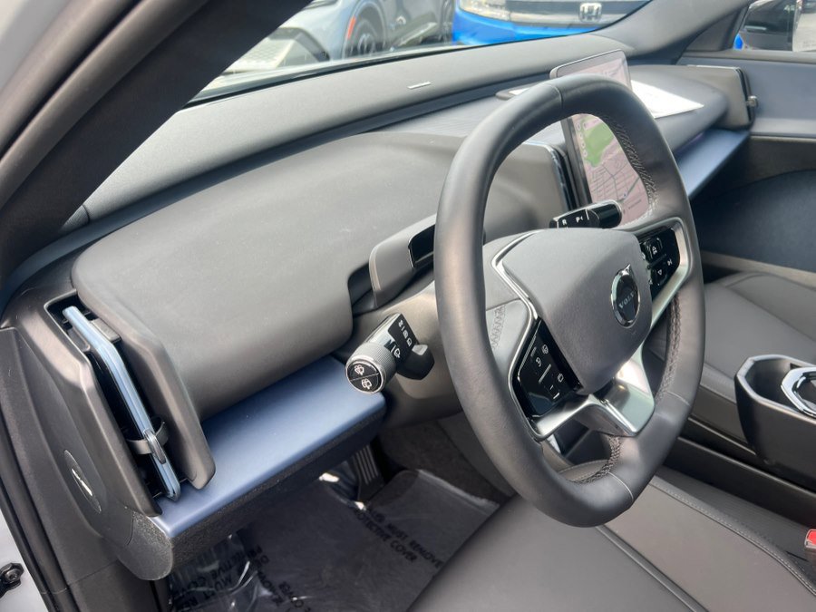 Used 2025 Volvo EX30 Ultra image 10