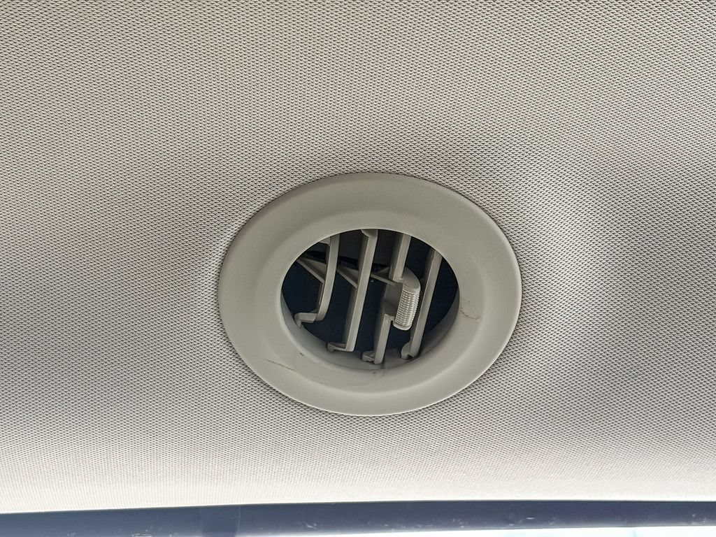 Used 2017 Chrysler Pacifica Limited w/ UConnect Theater Package FWD image 24