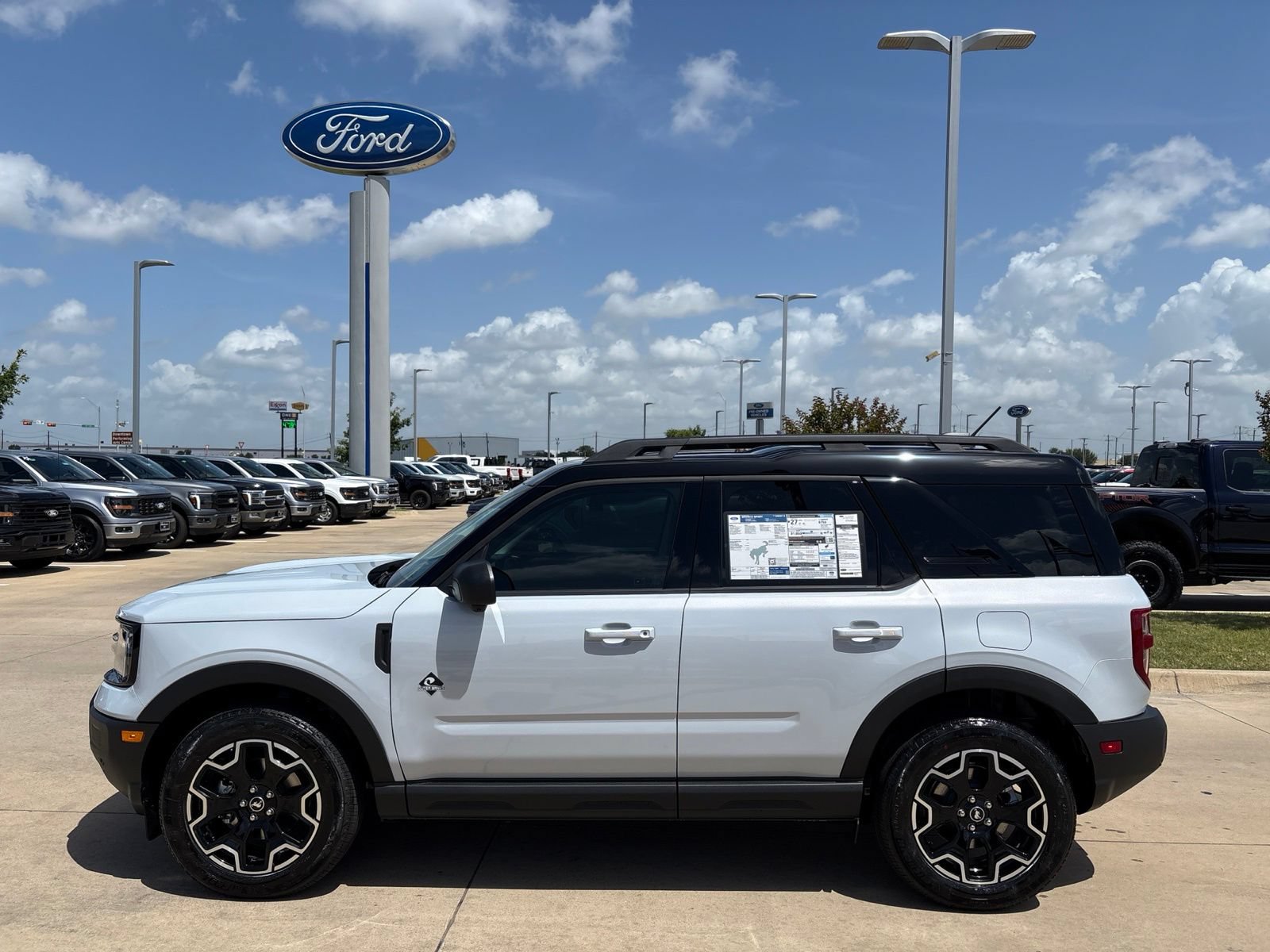 New 2026 Ford Bronco Sport Outer Banks w/ Outer Banks Tech Package+ AWD/4WD image 2