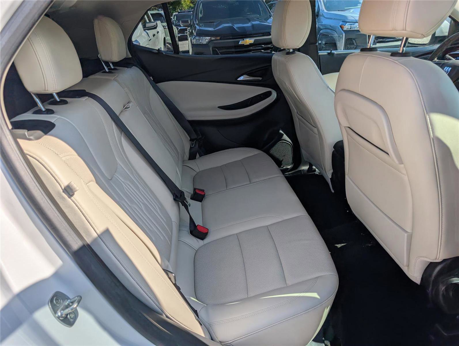 Used 2024 Buick Encore GX Avenir image 13