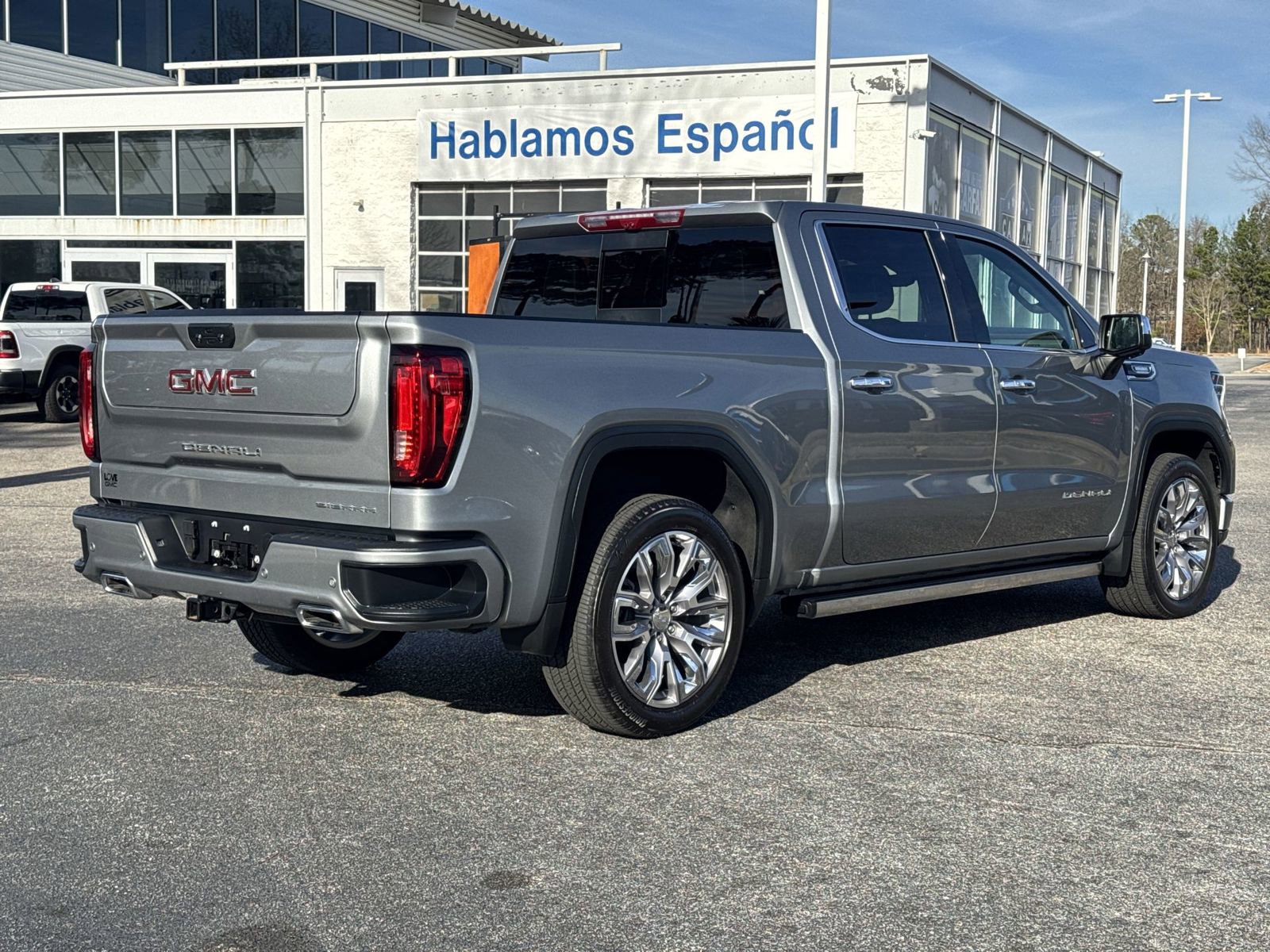 Used 2025 GMC Sierra 1500 Denali w/ Denali Reserve Package AWD/4WD image 10