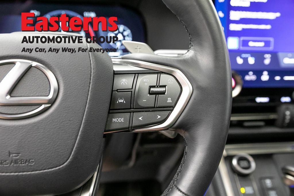 Used 2025 Lexus GX 550 w/ Accessory Package (2T) AWD/4WD image 16