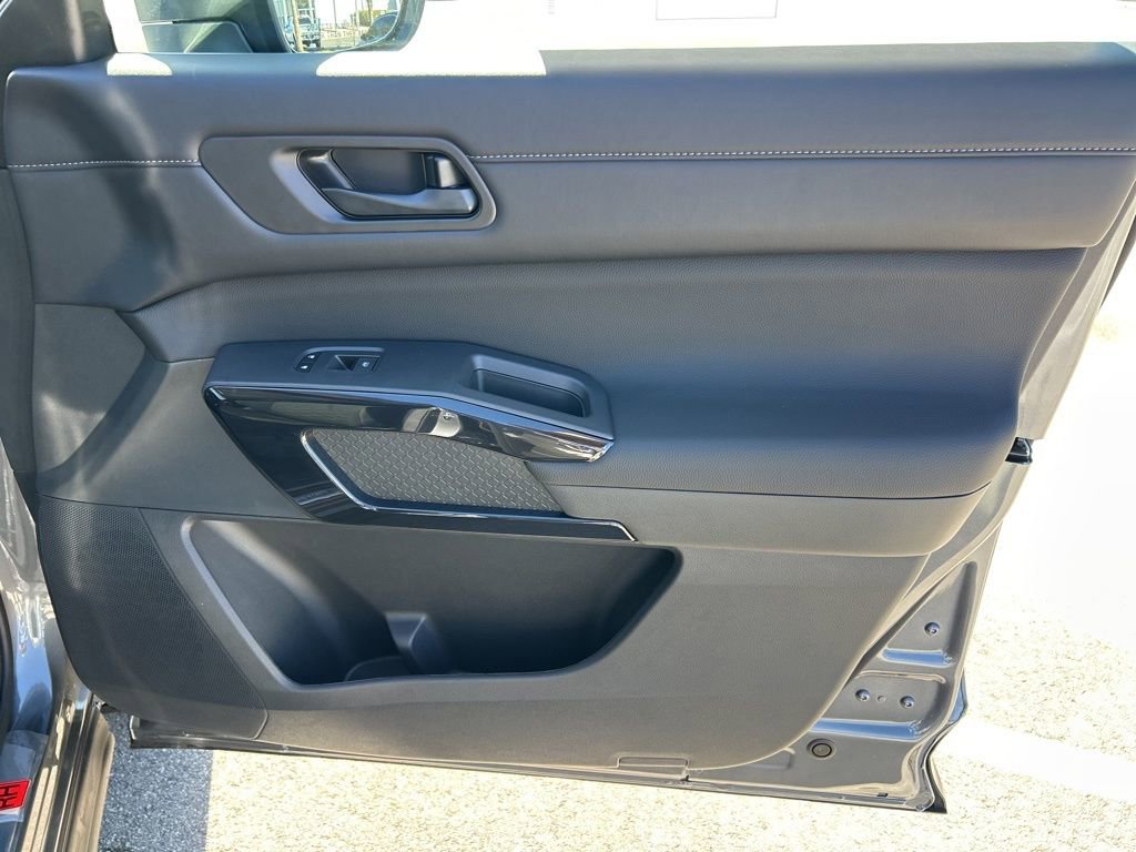 New 2026 Nissan Pathfinder SV image 41