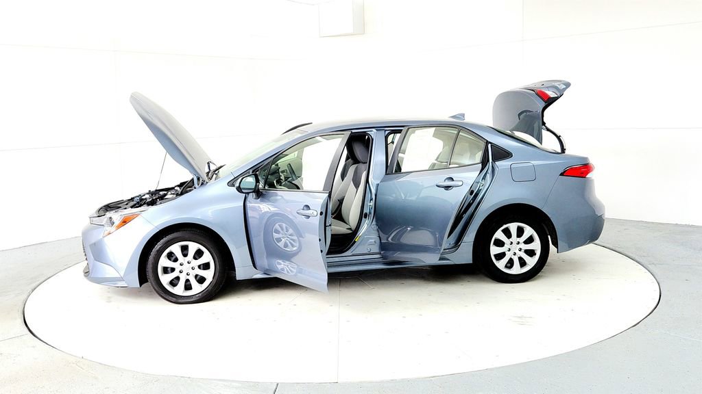 Used 2023 Toyota Corolla LE FWD image 10
