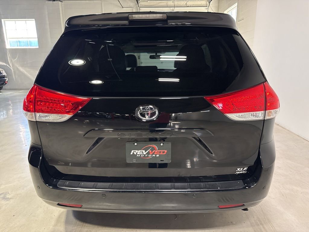 Used 2012 Toyota Sienna XLE w/ Premium Pkg AWD/4WD image 6