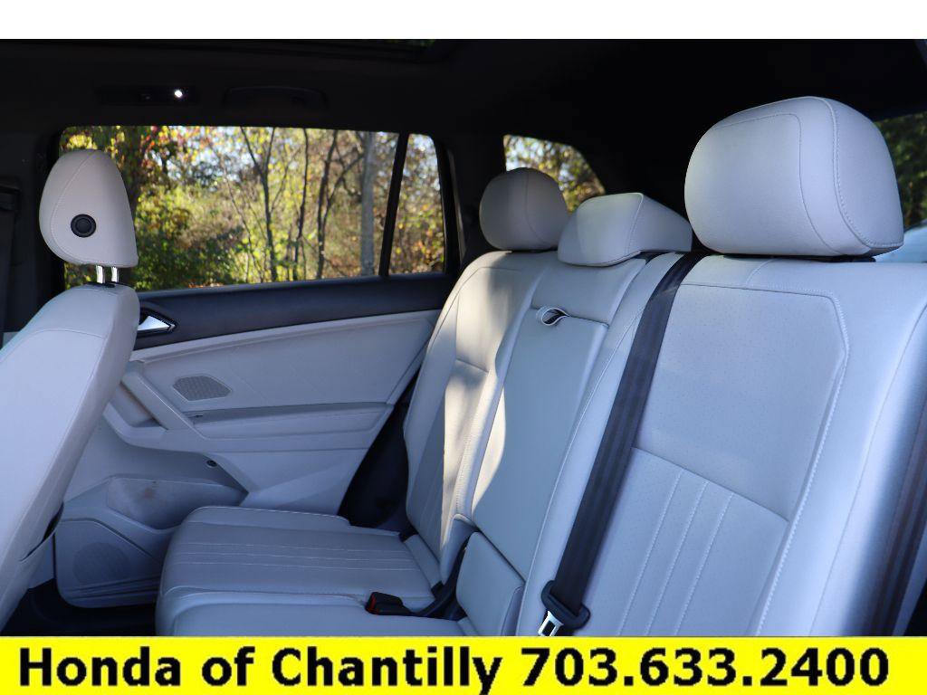 Used 2022 Volkswagen Tiguan SE R-Line image 27