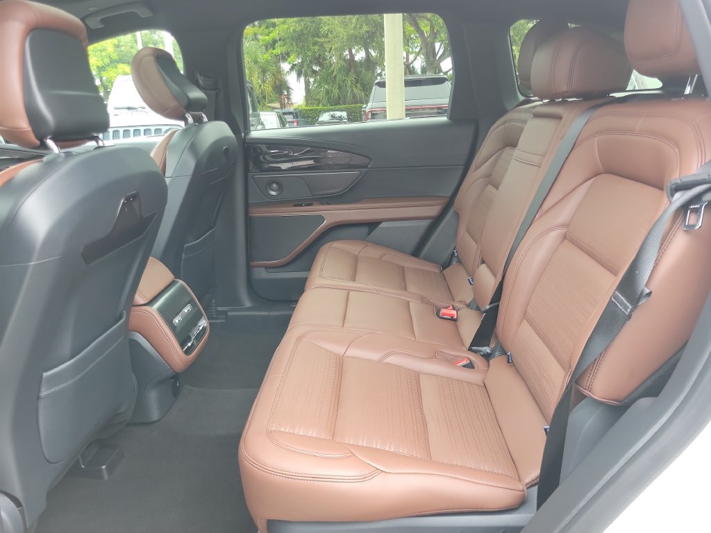 Certified 2026 Lincoln Nautilus Reserve AWD/4WD image 8